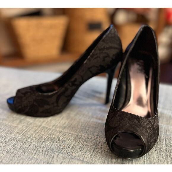 Carlos Santana Black Lace overlay peep toe heels sz 6 - Picture 3 of 5